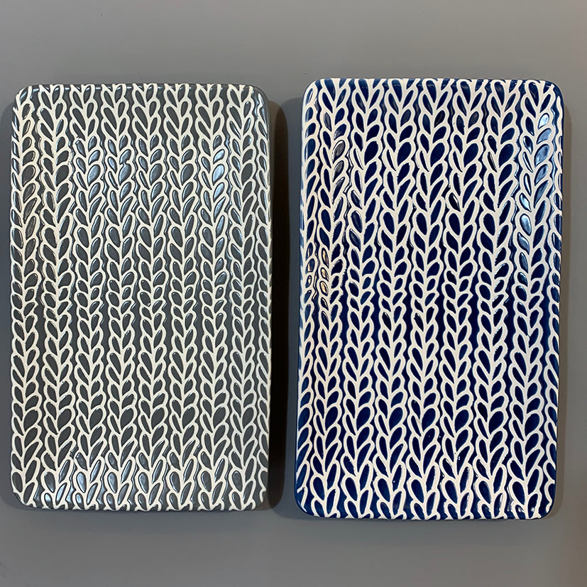 Ceramic loop dish